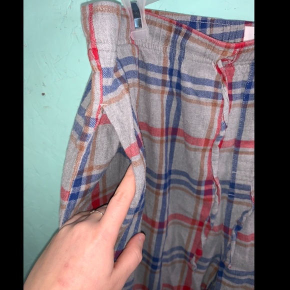 Old Navy Plaid Pajama Bottoms - Picture 7 of 9